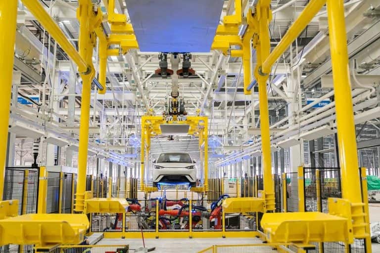 fábrica BYD no Brasil